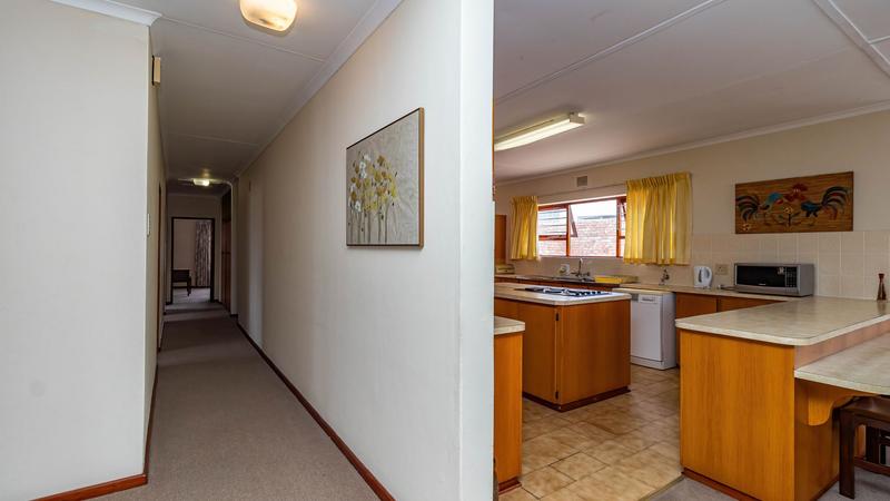 4 Bedroom Property for Sale in Bayview Western Cape